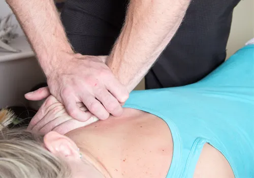 Chiropractic Jacksonville FL Shoulder Pain Adjustment